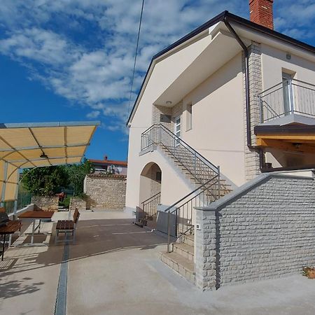 Family Apartment Cathy Galižana Екстериор снимка
