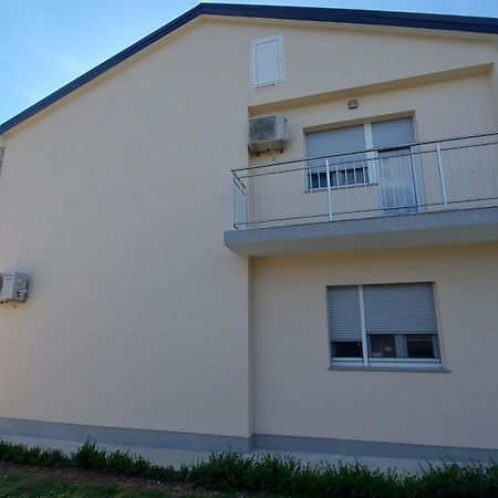 Family Apartment Cathy Galižana Екстериор снимка