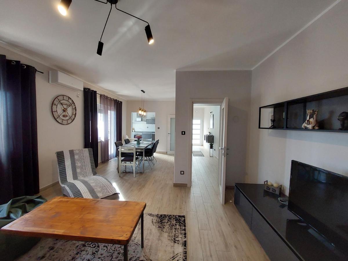 Family Apartment Cathy Galižana Екстериор снимка